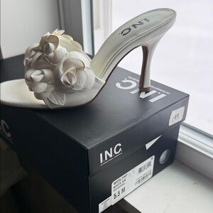 INC International Concepts White Floral Heels